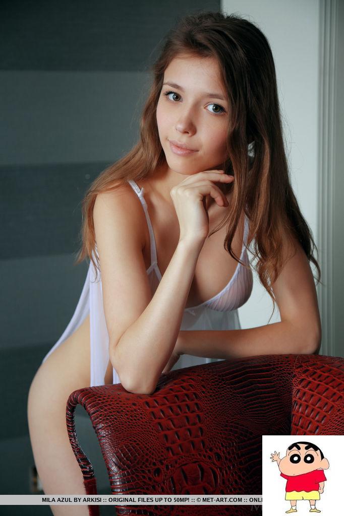Perfect teen model Mila Azul slips off see thru lingerie to pose in the nude (18P)-第1章-图片2